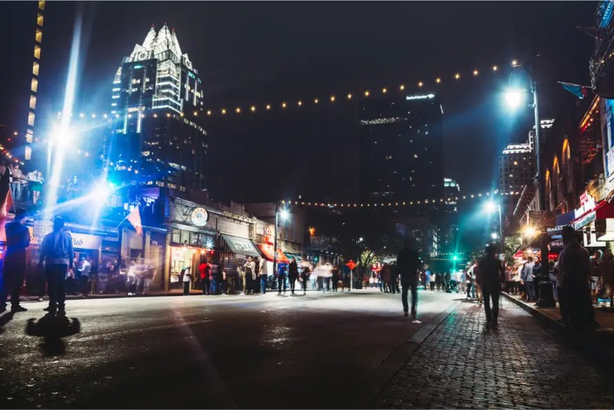 Dirty 6th Street at night time